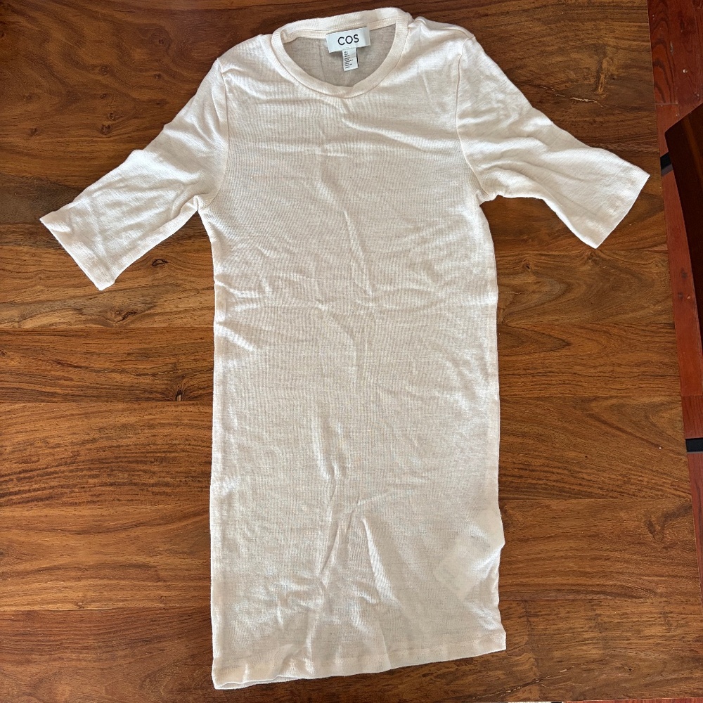 Cos Merino wool eggshell short sleeve t